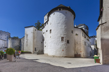 Fototapeta na wymiar Innenhof der Festung Hohensalzburg, Salzburg, Österreich