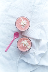 Strawberry smoothies with yogurt and coconut