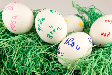 weisse eier zu ostern