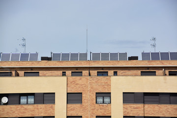 placas solares en un tejado