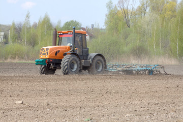 Obraz premium Cultivating the field
