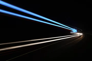 Fototapete Autobahn in der Nacht Autolichtspuren im Tunnel.