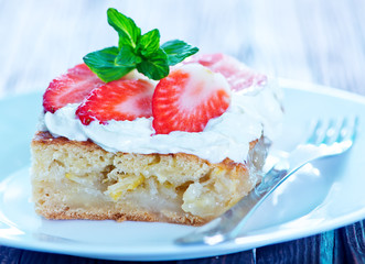 pie with strawberry