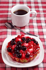 Cake with currants and coffee