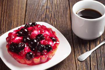 Coffee and cake with currants