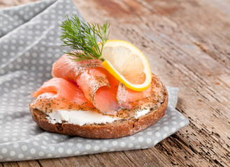 lachs brötchen