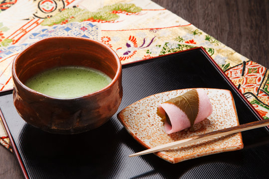 桜餅と抹茶 の写真 ロイヤリティフリーの画像 グラフィック ベクターおよびビデオ Adobe Stock 桜餅と抹茶 の写真 ロイヤリティフリーの画像 グラフィック ベクターおよびビデオ Adobe Stock