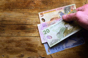 New Zealand dollar Dólar neozelandés 紐西蘭元 دولار نيوزيلندي © Comugnero Silvana