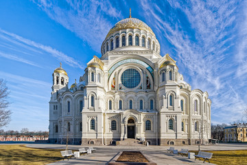 Fototapeta na wymiar Orthodox Naval cathedral of St. Nicholas in Kronstadt, near Sain