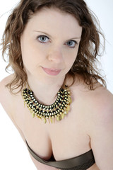 Frau im Bandeau Bikini