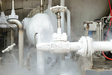 Ice on liquid oxygen