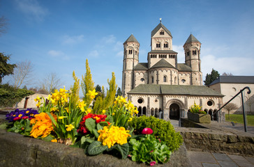 Fototapeta na wymiar Abteikirche Maria Laach