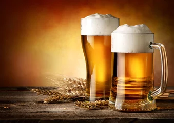 Crédence de cuisine en verre imprimé Bière Deux chopes de bière