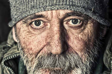 Very old homeless senior man portrait - 80809472