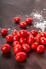 Tomaten mit Salz