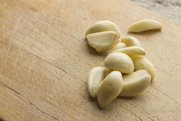 Fototapeta na wymiar Fresh Pealed Garlic Cloves
