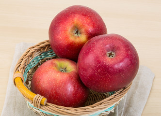 Red apples