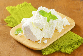 Crumbly white cheese