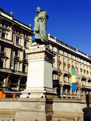 Milano, piazza Cordusio - monumento a Parini