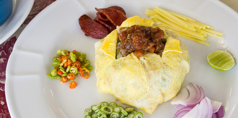 fried rice  , pork and egg: Delicious Thailand traditional food