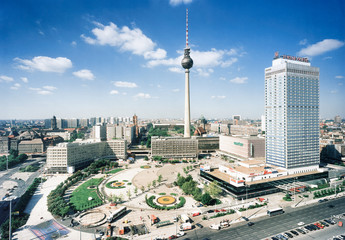 Fototapeta premium Alexanderplatz bei Tag