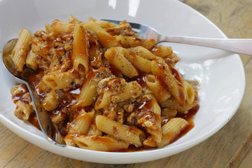 Stir-fried macaroni with ketchup and pig