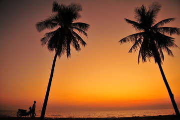 Fototapeta na wymiar Sunset Beach on Tropical Island