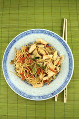 nouilles chinoises et poulet