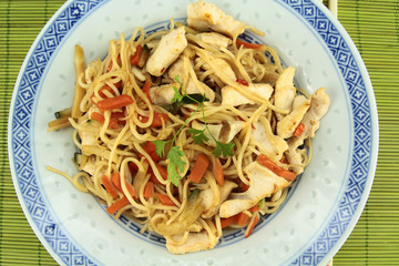 nouilles chinoises et poulet