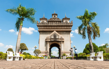 Obraz premium Patuxai literally in the centre of Vientiane, Laos