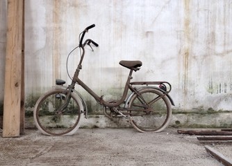 Fototapeta na wymiar Bicicletta antichita