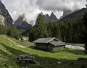 Rechter Leger im Tischamin Tal in Südtirol - Seiser Alm