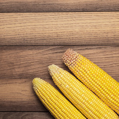 corn cobs on the table