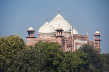 Taj Mahal, Durchgang