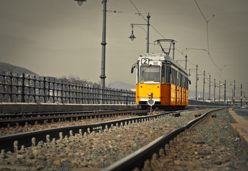 Obraz premium Yellow tram