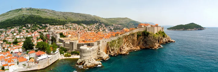 Rolgordijnen Dubrovnik walls panorama © markobe