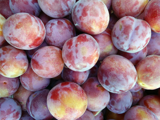 Bunch of White peaches