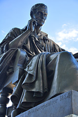 Ginebra, Suiza, estatua del filósofo Rousseau