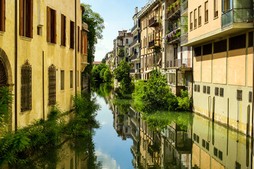 Fototapeta na wymiar Padua canal view
