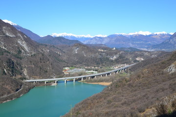 Fototapeta na wymiar Lago di Cavazzo - Autostrada