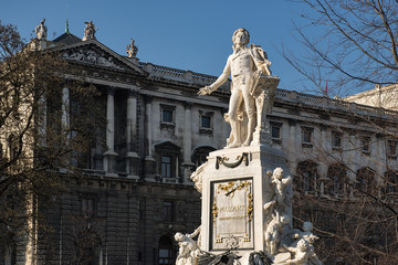 Obraz premium Mozart Denkmal in Wien