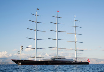 Dreimaster: Segelschiff mit drei Masten