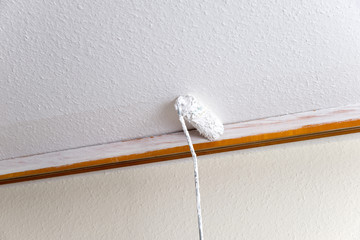 Decke streichen