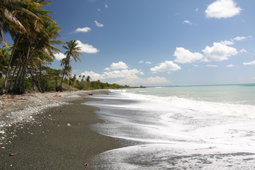 République Dominicaine - sable gris de la plage de Boca Canasta