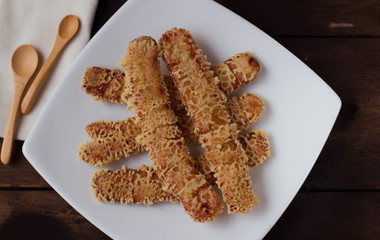 Deep-fry sliced banana : Khmer style