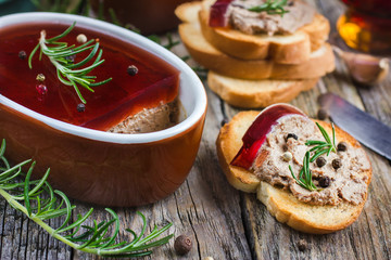 chicken liver pate with red wine jelly