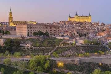 Fototapeta na wymiar Panoramic view of Toledo at sunset (Spain)