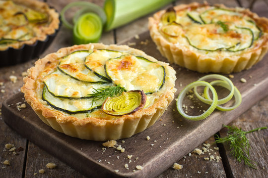 tart with zuccini, leek and cheese