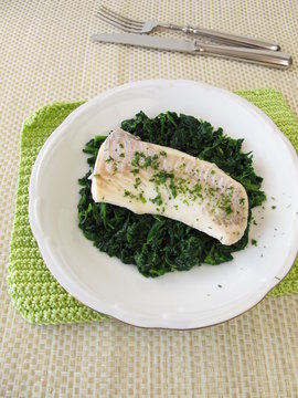 Schellfisch auf Spinat