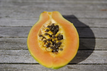 Papayahälfte